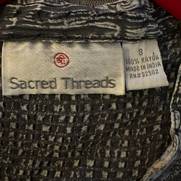 Short Rayon Shirt - Picture 4 of 5